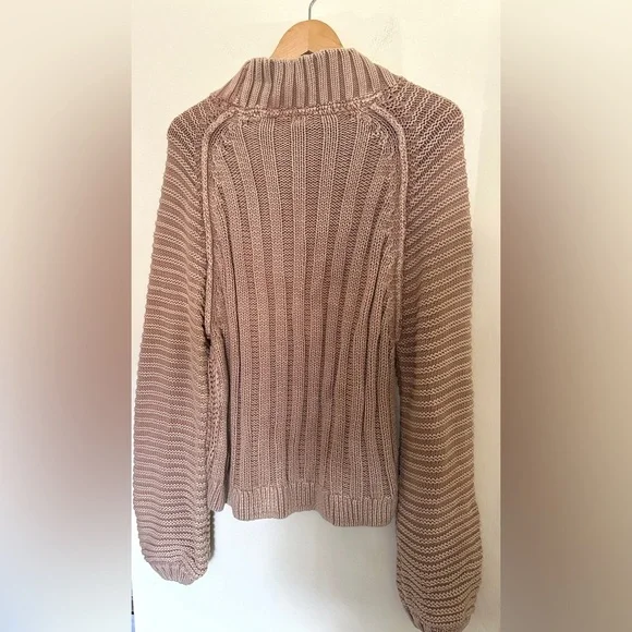 Free People Balloon-Arm Nude Sweater Women Sz Large Heavyweight  chunky rib knit - Picture 3 of 10